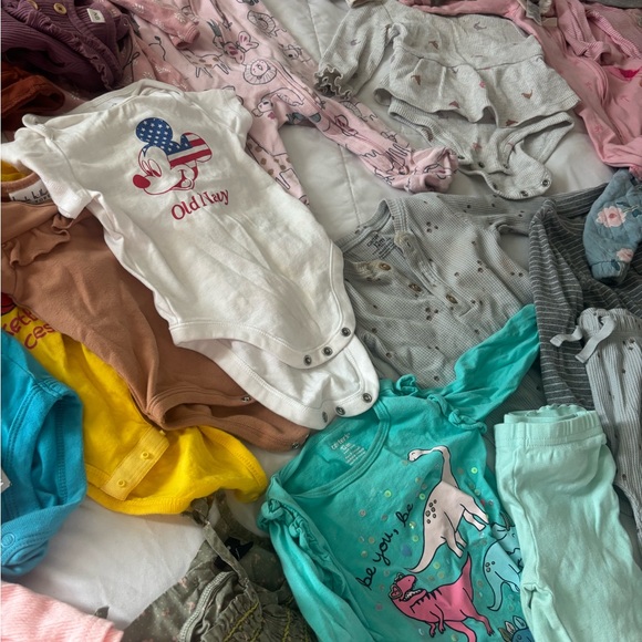 Newborn to 18 Months Baby Girl Clothing Bundle Lot - Picture 10 of 12